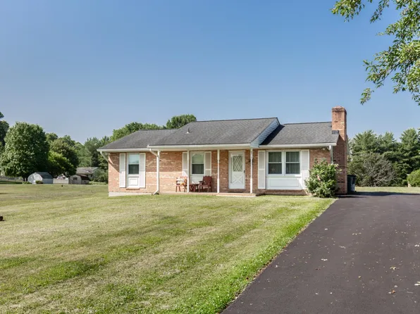 2717 Lawndale Rd, Finksburg, MD 21048