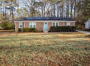 3240 Huntleigh Dr, Raleigh, NC 27604