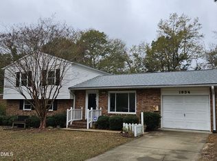 1834 Wendover Dr, Fayetteville, NC 28304