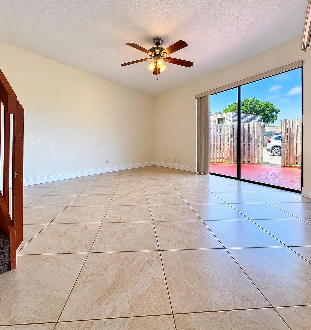 2 bed, 2.0 bath, 1232 sqft, $2,300 — Photo 4