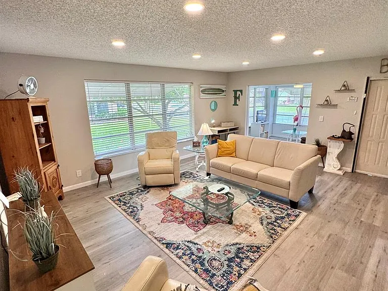 1342 High Point Way #D — Photo 4