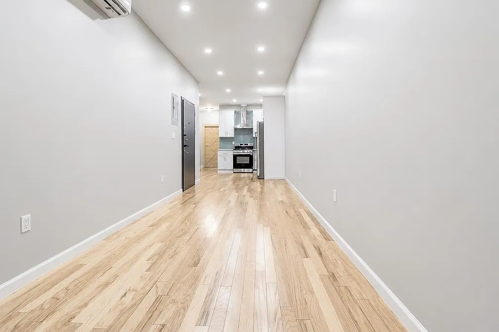 2 bed, 800 sqft, $2,850 — Photo 2