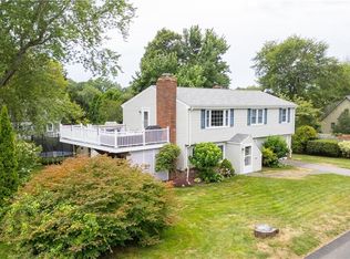 80 Peck Ave, Bristol, RI 02809