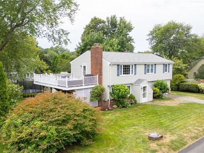 80 Peck Ave, Bristol, RI, 02809