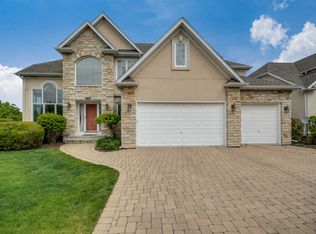 2566 Chasewood Ct, Aurora, IL 60502