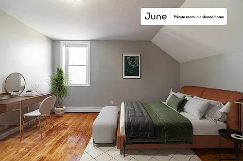 14 Bacon St #C Photo 1