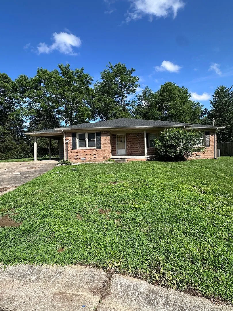 706 Fremont Drive — Photo 1