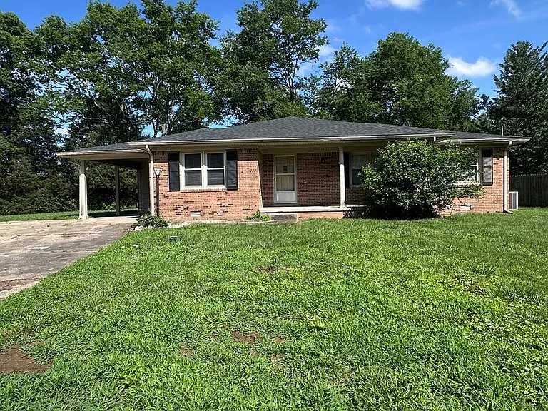 706 Fremont Pl — Photo 1