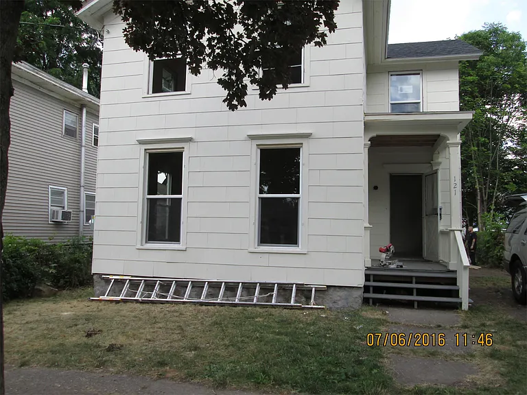 121 Fayette St — Photo 10