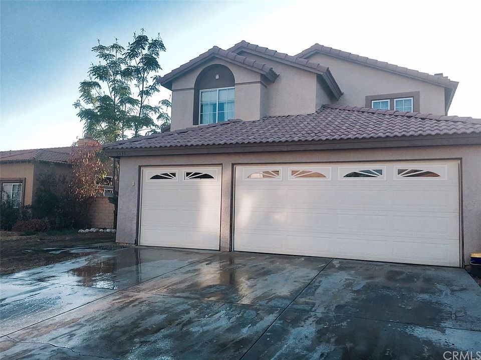 1st image of 15635 Las Posas Dr