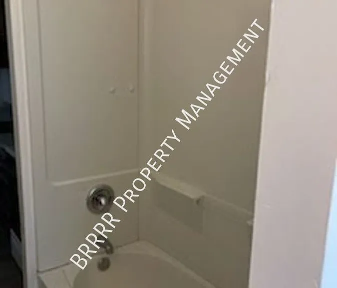 639 Church St #1 — Photo 8
