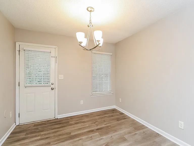 905 Grassy Patch Ln — Photo 7