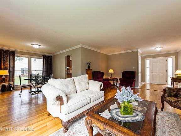 4th image of 160 N Dean Dr