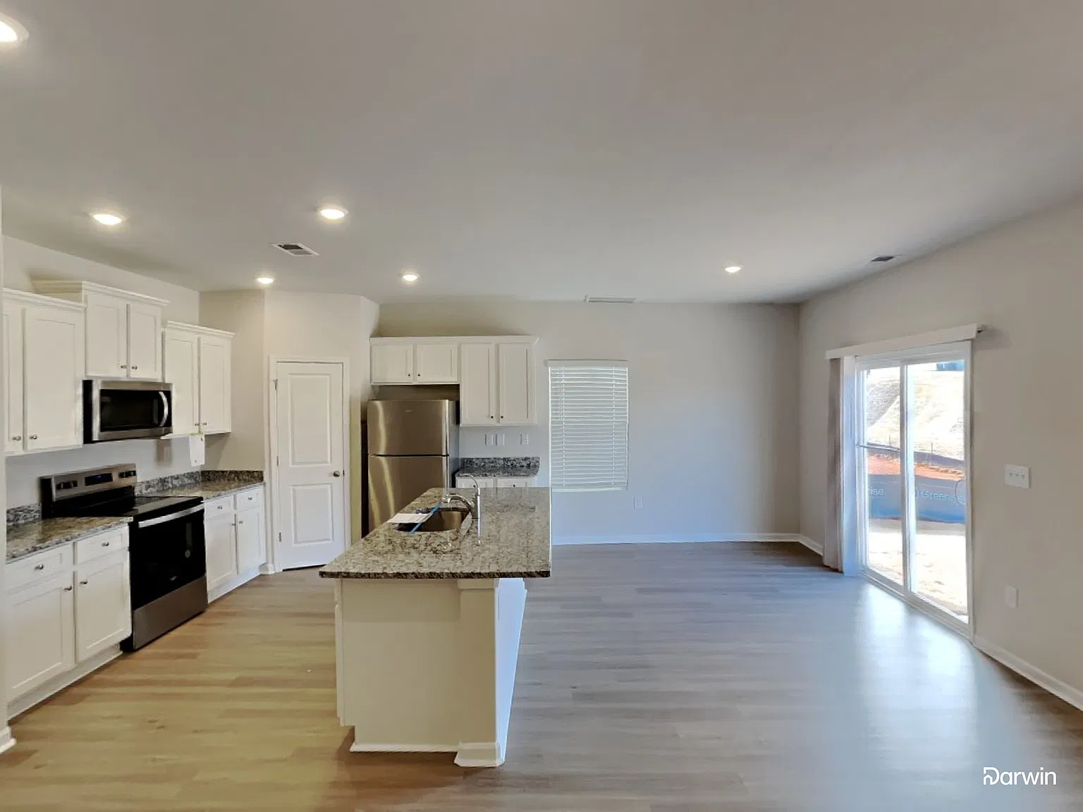 4 bed, 2.5 bath, 1800 sqft, $2,240 — Photo 3