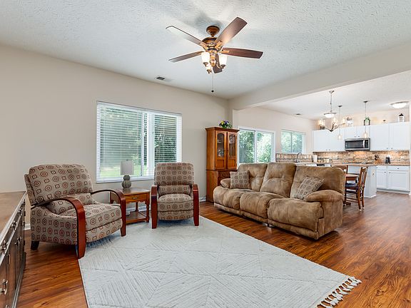3rd image of 5068 Nelson Ln