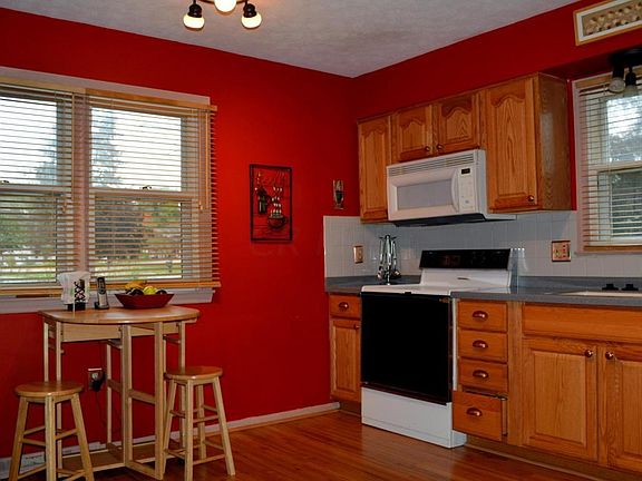 4th image of 1175 Hillbrook Dr NE