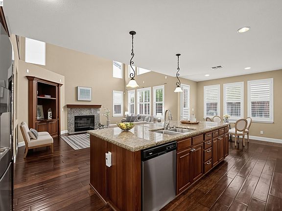 5th image of 2358 Baker Way