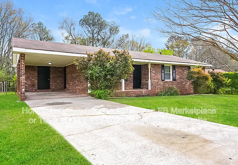 126 Amberwood Ln — Photo 1