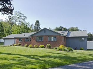 31 Bemis Rd, Holyoke, MA 01040