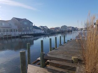 20 Phyllis Ln, Manahawkin, NJ 08050