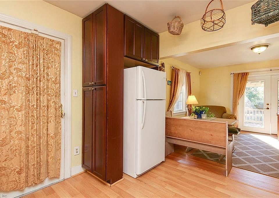1st image of 4403 Winchester Dr