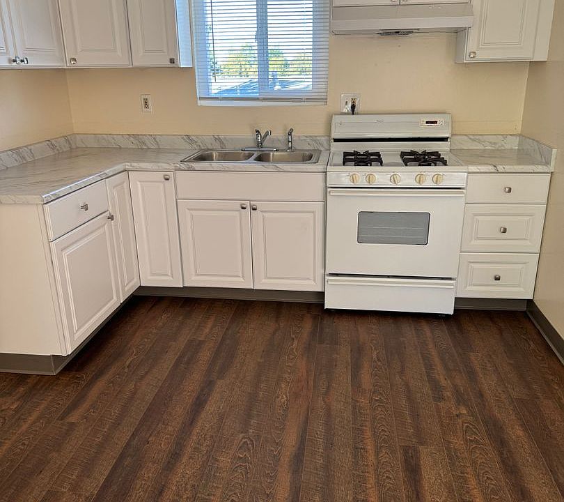 1st image of 6 Arkwright Ct #6