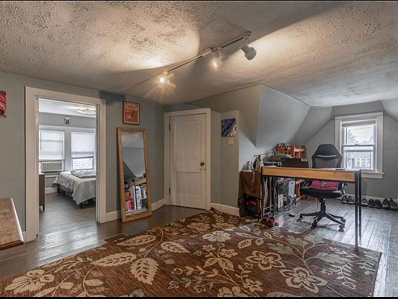 2nd image of 1442 Robinwood Ave Floor 3