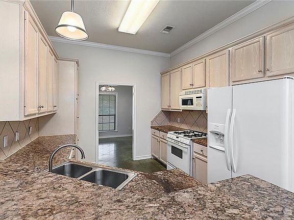 5th image of 501 Lansing Ct