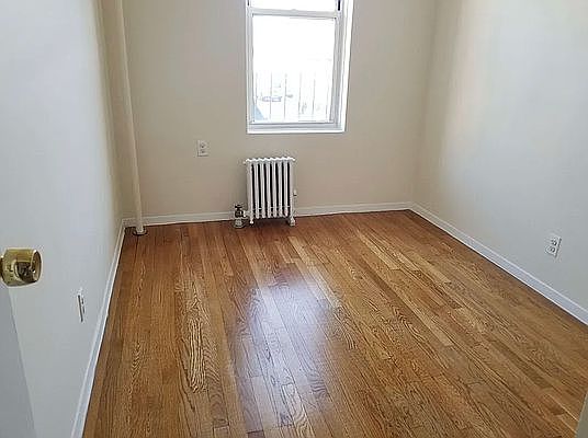 3rd image of 2756 27th St APT 2