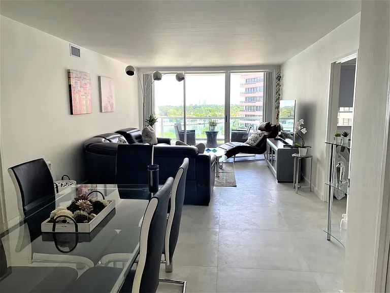 5161 Collins Ave #811 — Photo 5