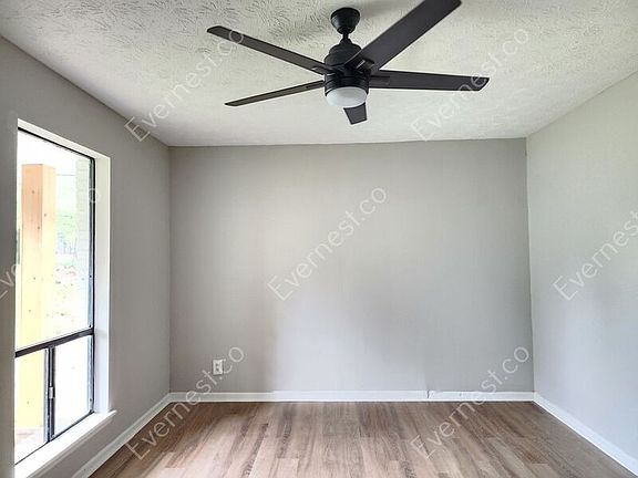 5th image of 113 Sterling Ridge Dr