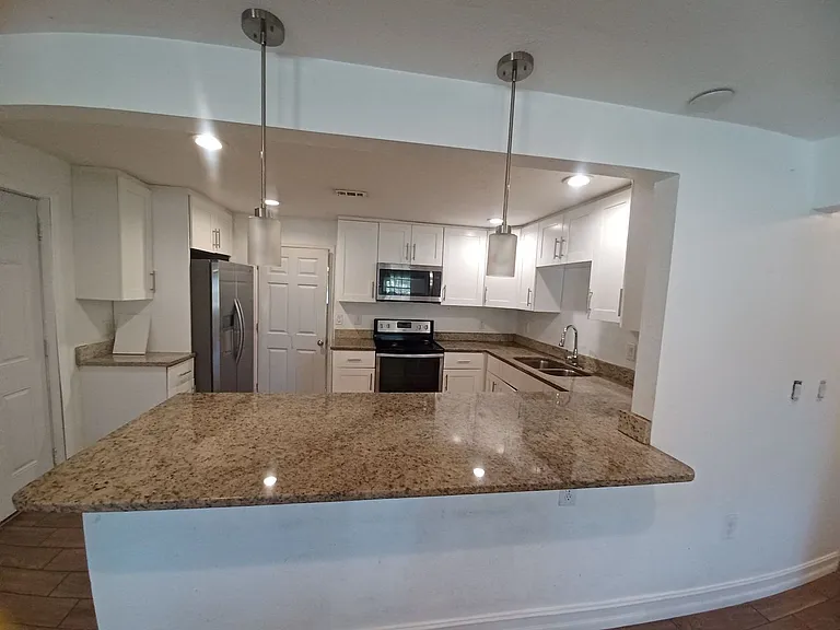 367 Montgomery Ave — Photo 4