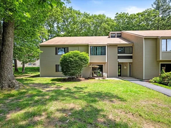 15 Thayer Pond Dr Unit 1, North Oxford, MA 01537