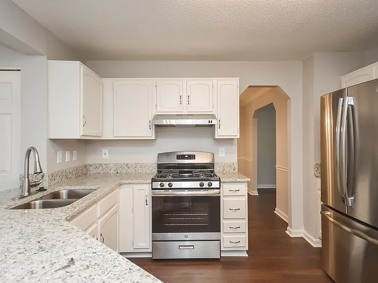 900 Lauren Kay Ct — Photo 6