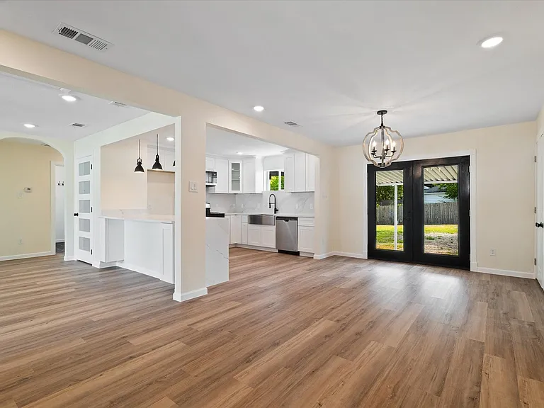 8734 Westfield Dr — Photo 4