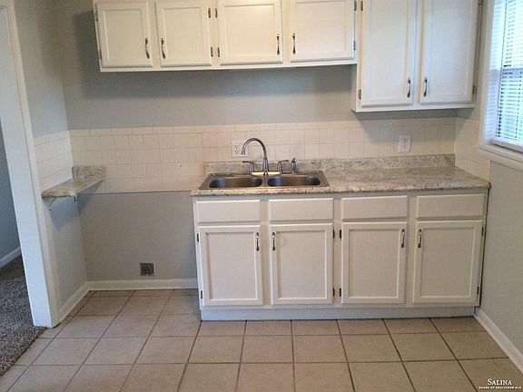 5th image of 733 Cherokee Dr