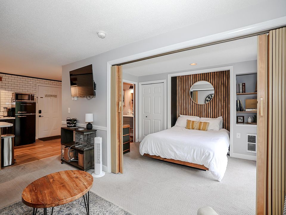 1st image of 118 Weirs Road #209