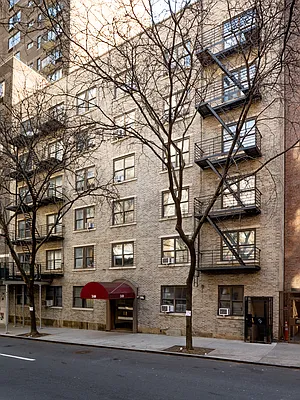 Rented by City Connections Realty | media 29