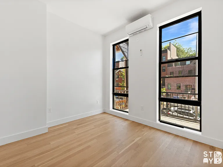 155 Monroe St #1 — Photo 11