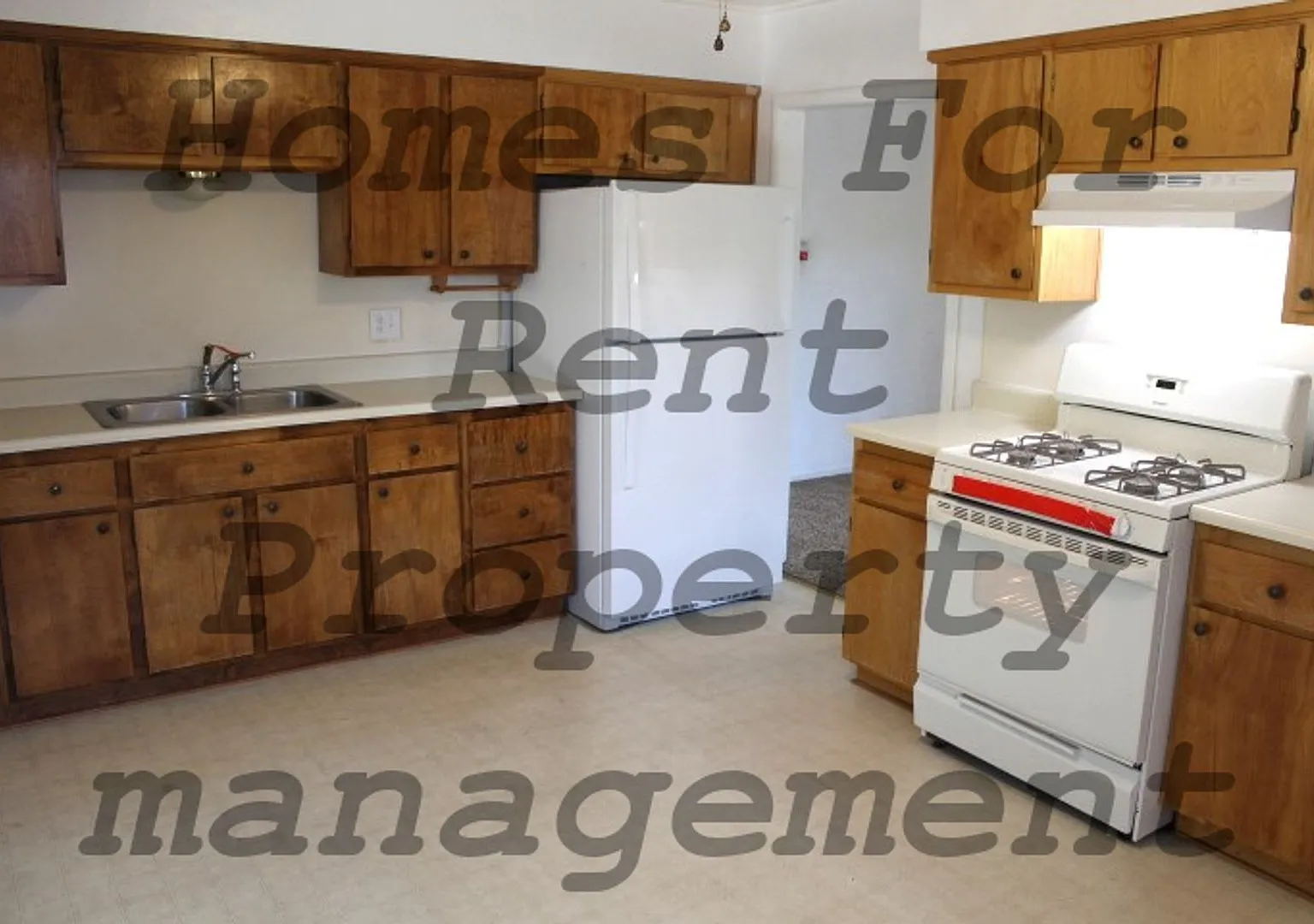 Beautiful 3 bedroom 1 bath home — Photo 4