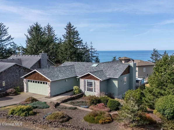 900 Bearberry Ln, Tillamook, OR 97141