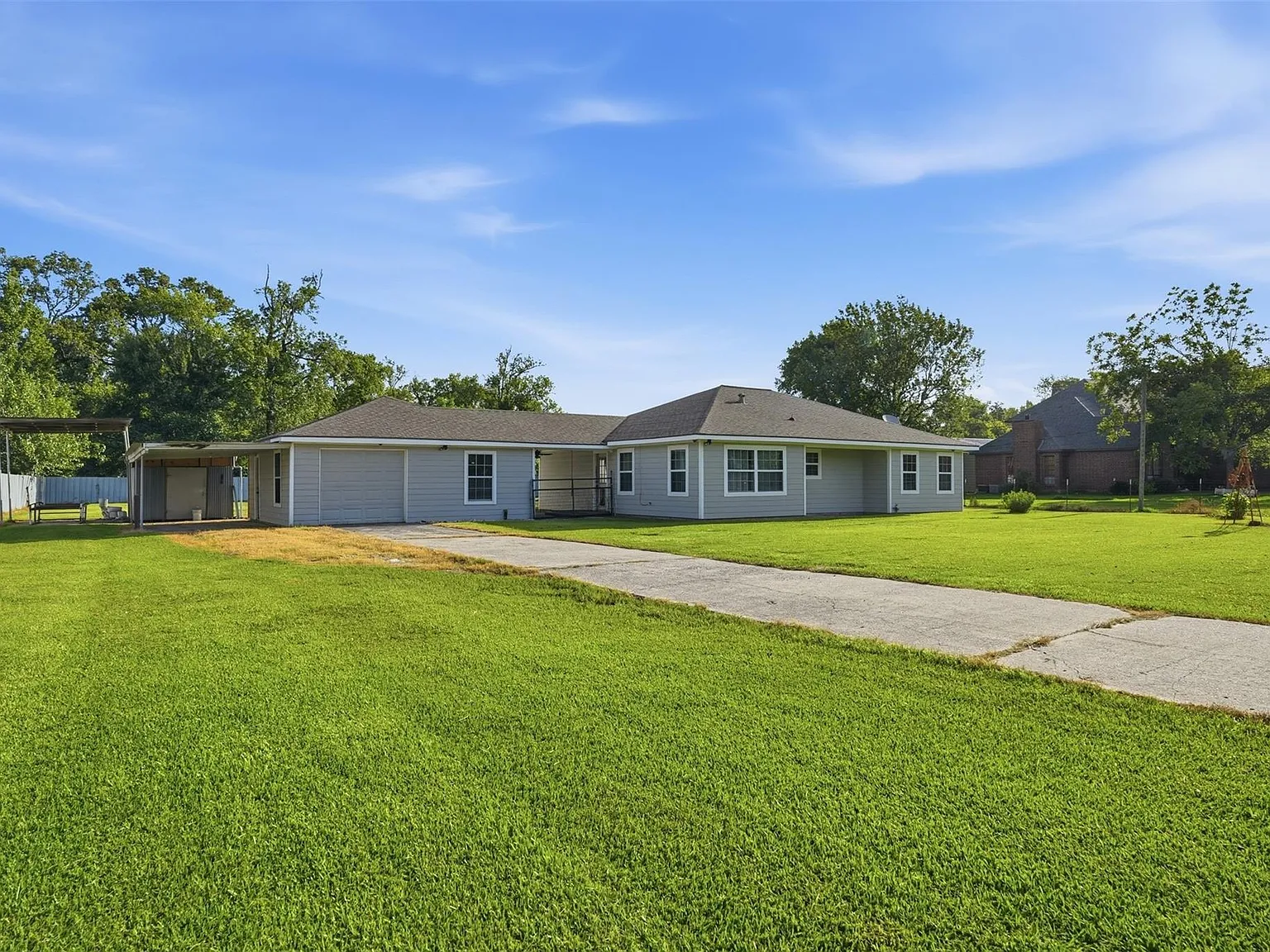 3 bed, 2.0 bath, 1372 sqft, $1,700 — Photo 2