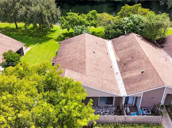 570 Woodgate Cir #A, Fort Lauderdale, FL 33326