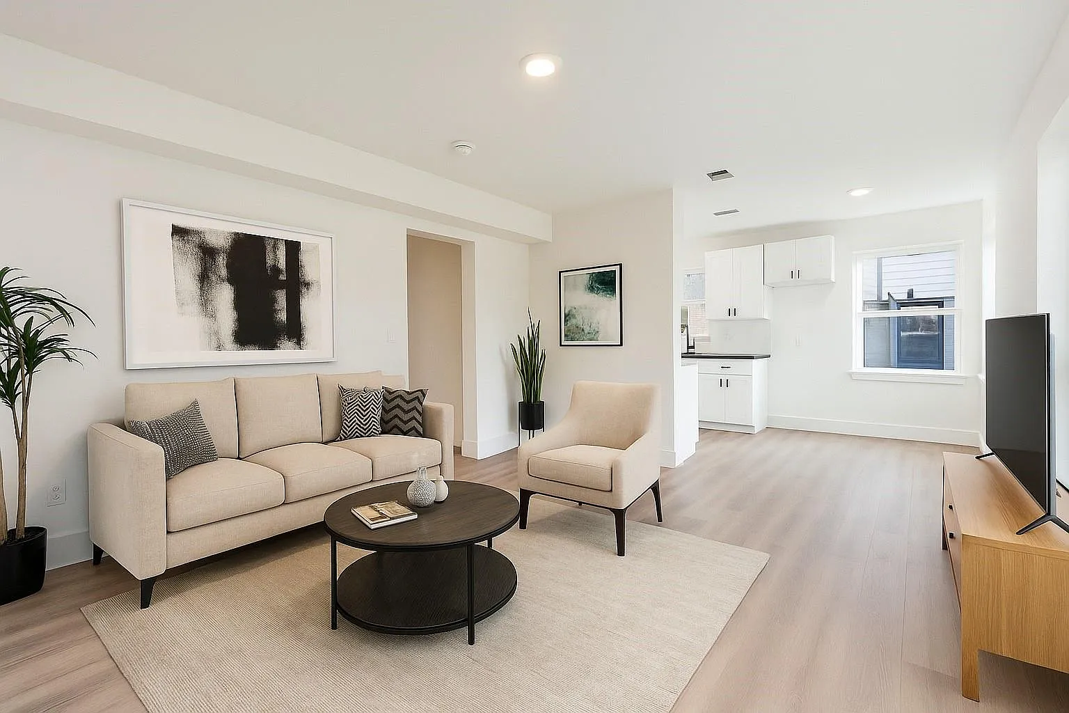 2 bed, 1.0 bath, 4588 sqft, $1,300 — Photo 1