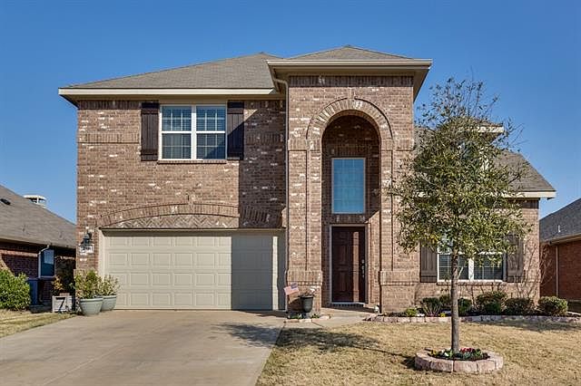 1st image of 2916 Glenoaks Dr