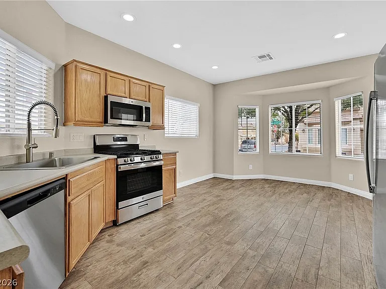 6355 Urban Creek Ct — Photo 5