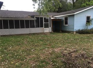 302 Chicago St NE, Gravette, AR 72736