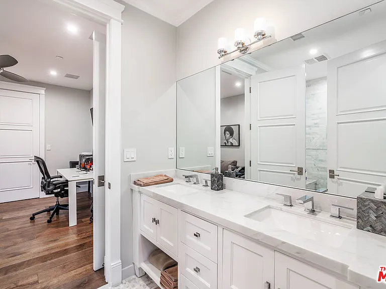4800 Zelzah Ave — Photo 41