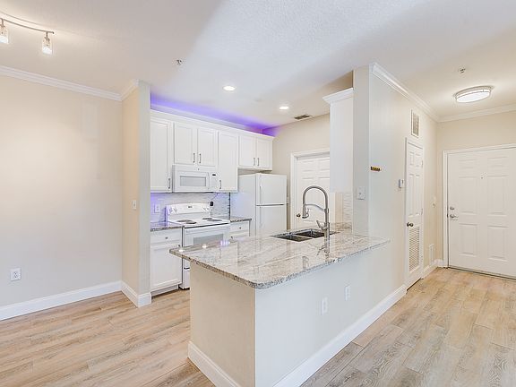 2nd image of 10103 Courtney Palms Blvd