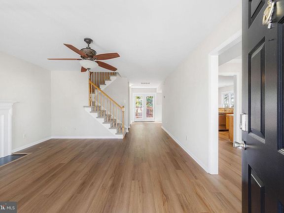 4th image of 6997 Hawks Hill Ln